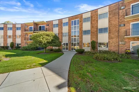 9717 S Keeler Ave #207, Oak Lawn, IL 60453