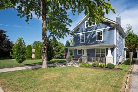 109 Grove Ave, Glen Ellyn, IL 60137