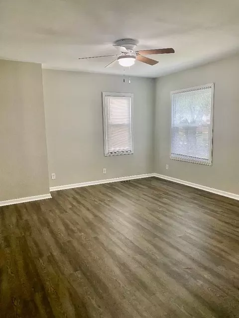 Living - 811 S Elm Ave, Kankakee, IL 60901 photo 1 of 1