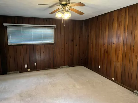 Bedroom - 2540 32nd St, Moline, IL 61265 photo 2 of 2