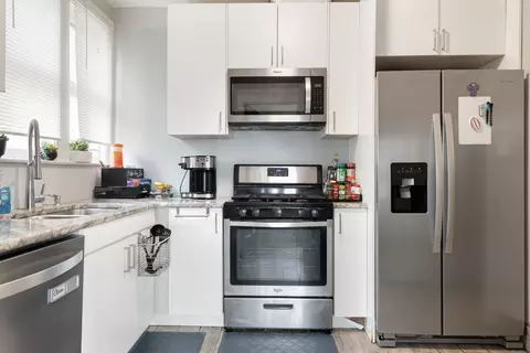 Kitchen - 2020 S 18th Ave, Broadview, IL 60155 photo 1 of 2