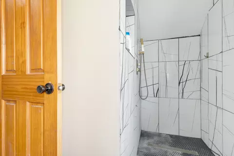 Bath - 2020 S 18th Ave, Broadview, IL 60155 photo 3 of 3