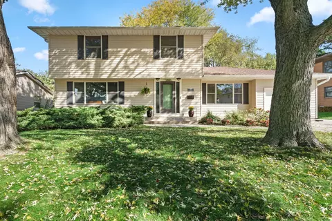 2841 Kelling St, Davenport, IA 52804