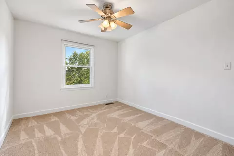Bedroom - 1716 Kingtree Dr, Morris, IL 60450 photo 5 of 9