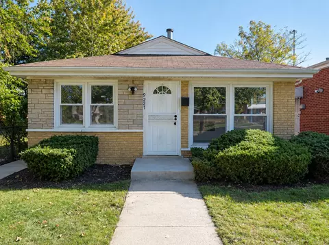 9221 S Perry Ave, Chicago, IL 60620