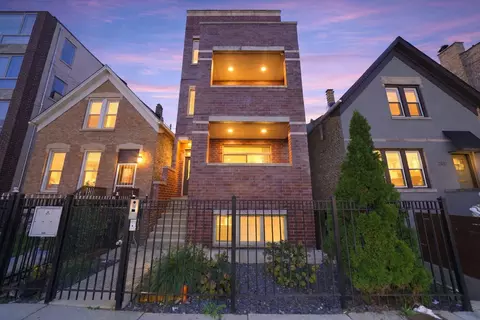 2435 W Augusta Blvd #3, Chicago, IL 60622