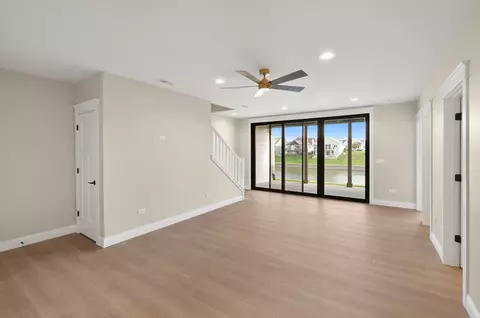 Living - 7 Beech Tree Pl, Ottawa, IL 61350 photo 5 of 5