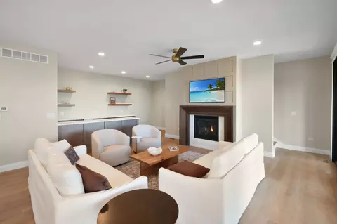 Living - 7 Beech Tree Pl, Ottawa, IL 61350 photo 1 of 5