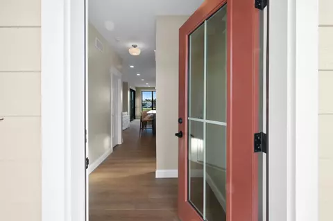 Entry Way - 7 Beech Tree Pl, Ottawa, IL 61350 photo 1 of 2