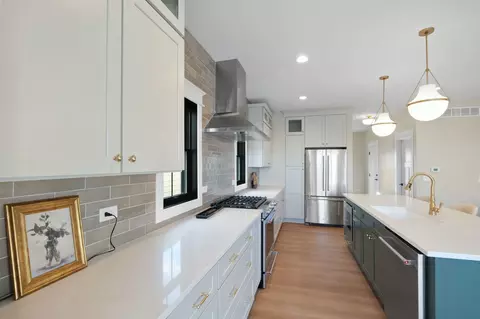 Kitchen - 7 Beech Tree Pl, Ottawa, IL 61350 photo 4 of 5