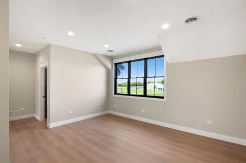 Bedroom - 7 Beech Tree Pl, Ottawa, IL 61350 photo 1 of 14