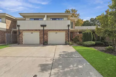 37 Sorrento Dr #37, Palos Heights, IL 60463