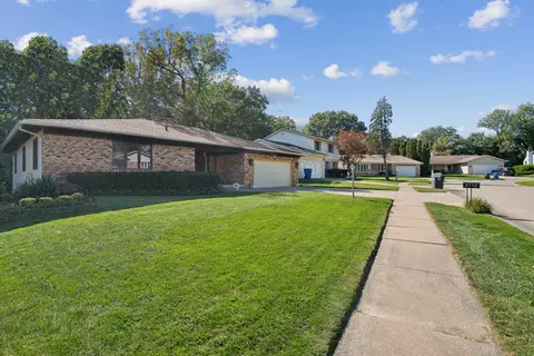 Exterior - 3712 16th Ave, Moline, IL 61265 photo 2 of 6
