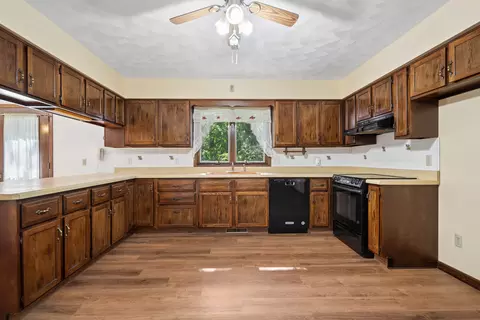 Kitchen - 3712 16th Ave, Moline, IL 61265 photo 1 of 1