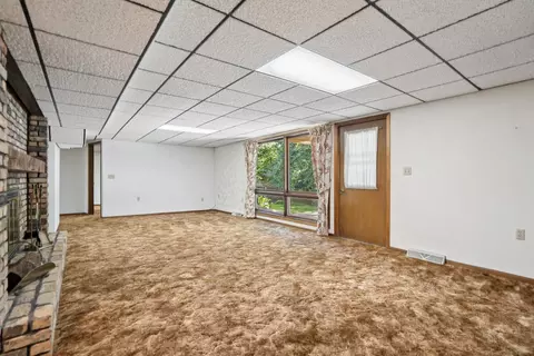 Living - 3712 16th Ave, Moline, IL 61265 photo 8 of 8