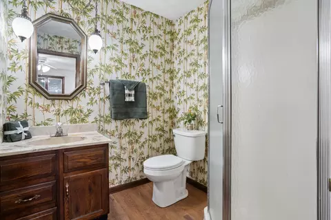 Bath - 3712 16th Ave, Moline, IL 61265 photo 3 of 4