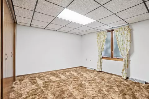 Bedroom - 3712 16th Ave, Moline, IL 61265 photo 7 of 8