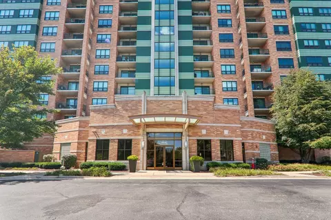 6420 Double Eagle Dr #609, Woodridge, IL 60517