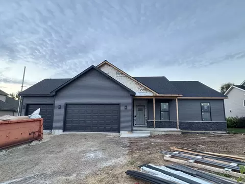 105 Boeing Trl, Poplar Grove, IL 61065