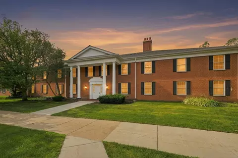540 Devonshire Ln #7, Crystal Lake, IL 60014
