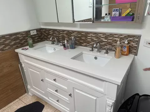 Bath - 836 S Spring Rd, Elmhurst, IL 60126 photo 1 of 6