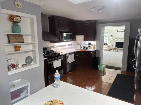 Kitchen - 836 S Spring Rd, Elmhurst, IL 60126 photo 2 of 3
