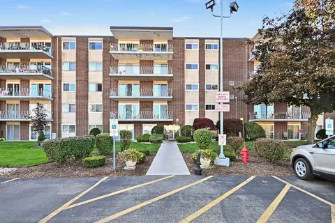 2900 Maple Ave #20-E, Downers Grove, IL 60515