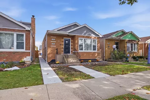 4737 S Leamington Ave, Chicago, IL 60638