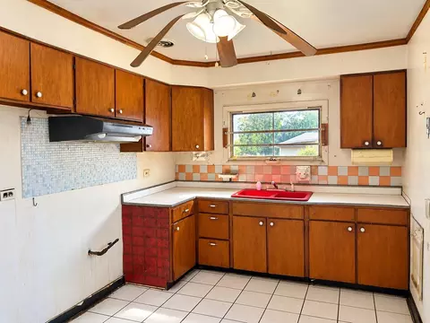 Kitchen - 1848 W 167th St, Markham, IL 60428 photo 1 of 2