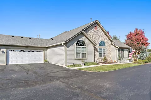 2020 Olmstead Dr #2020, Woodstock, IL 60098