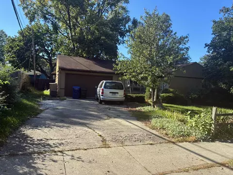 3303 Meadow Dr, Rolling Meadows, IL 60008