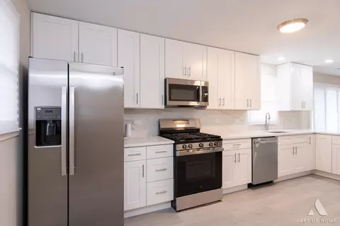 Kitchen - 16973 Jodave Ave, Hazel Crest, IL 60429 photo 3 of 5