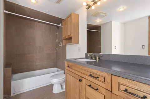 Bath - Undisclosed, Chicago, IL 60610 photo 3 of 3
