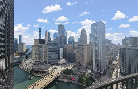 View/Area - Undisclosed, Chicago, IL 60610 photo 4 of 5