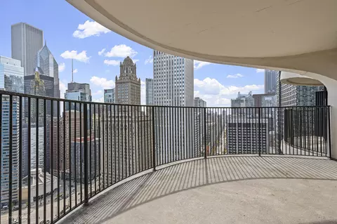 Exterior - Undisclosed, Chicago, IL 60610 photo 2 of 2