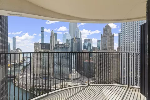 View/Area - Undisclosed, Chicago, IL 60610 photo 1 of 5