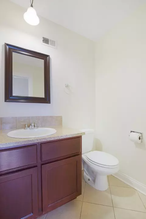 Bath - 5200 Carriageway Dr #210, Rolling Meadows, IL 60008 photo 2 of 2