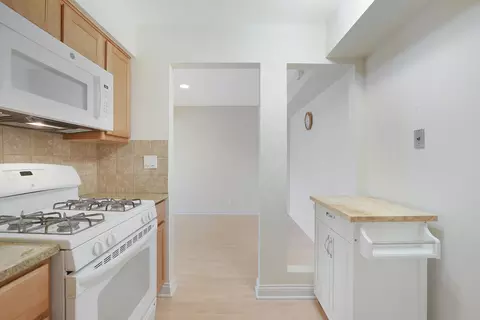 Kitchen - 5200 Carriageway Dr #210, Rolling Meadows, IL 60008 photo 2 of 2