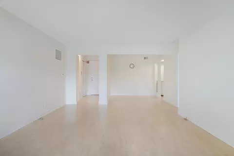 Living - 5200 Carriageway Dr #210, Rolling Meadows, IL 60008 photo 3 of 3