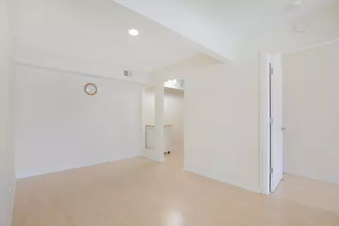 Living - 5200 Carriageway Dr #210, Rolling Meadows, IL 60008 photo 2 of 3