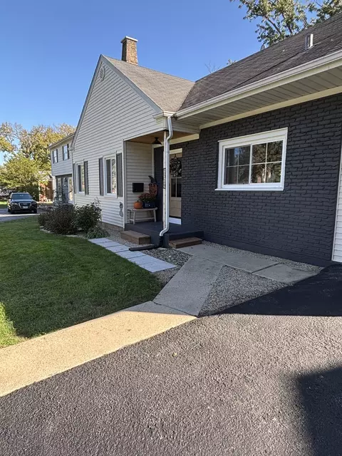 1319 Evergreen Rd, Homewood, IL 60430