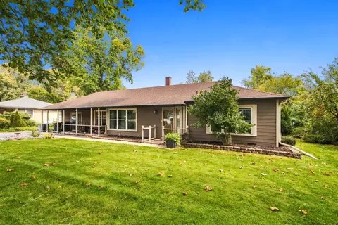 2 N061 Virginia Ave, Glen Ellyn, IL 60137