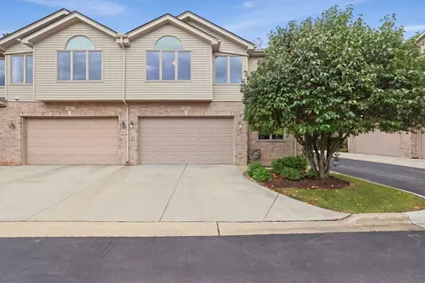 Exterior - 691 E Nerge Rd, Roselle, IL 60172 photo 2 of 3