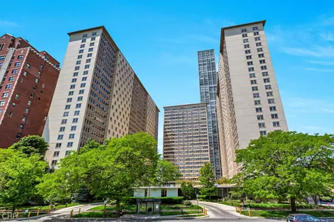 3950 N Lake Shore Dr #1903, Chicago, IL 60613