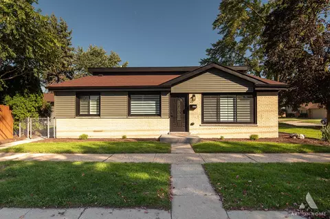 5192 Otto Pl, Oak Lawn, IL 60453