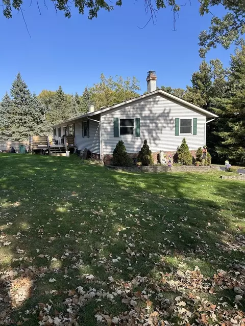 8510 Coral Rd, Wonder Lake, IL 60097