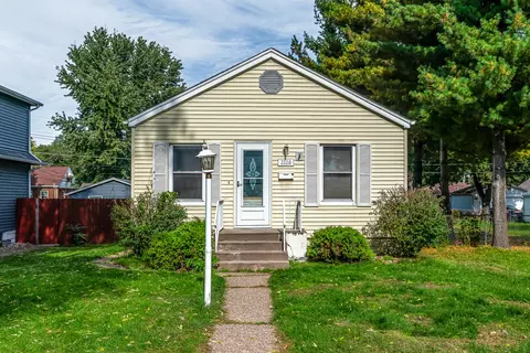 2228 W High St, Davenport, IA 52804