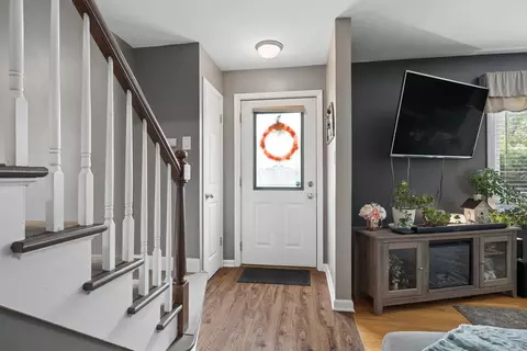 Entry Way - 4216 149th St, Midlothian, IL 60445 photo 2 of 2