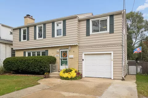 Exterior - 4216 149th St, Midlothian, IL 60445 photo 2 of 10