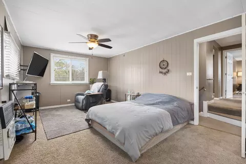Bedroom - 4216 149th St, Midlothian, IL 60445 photo 3 of 4